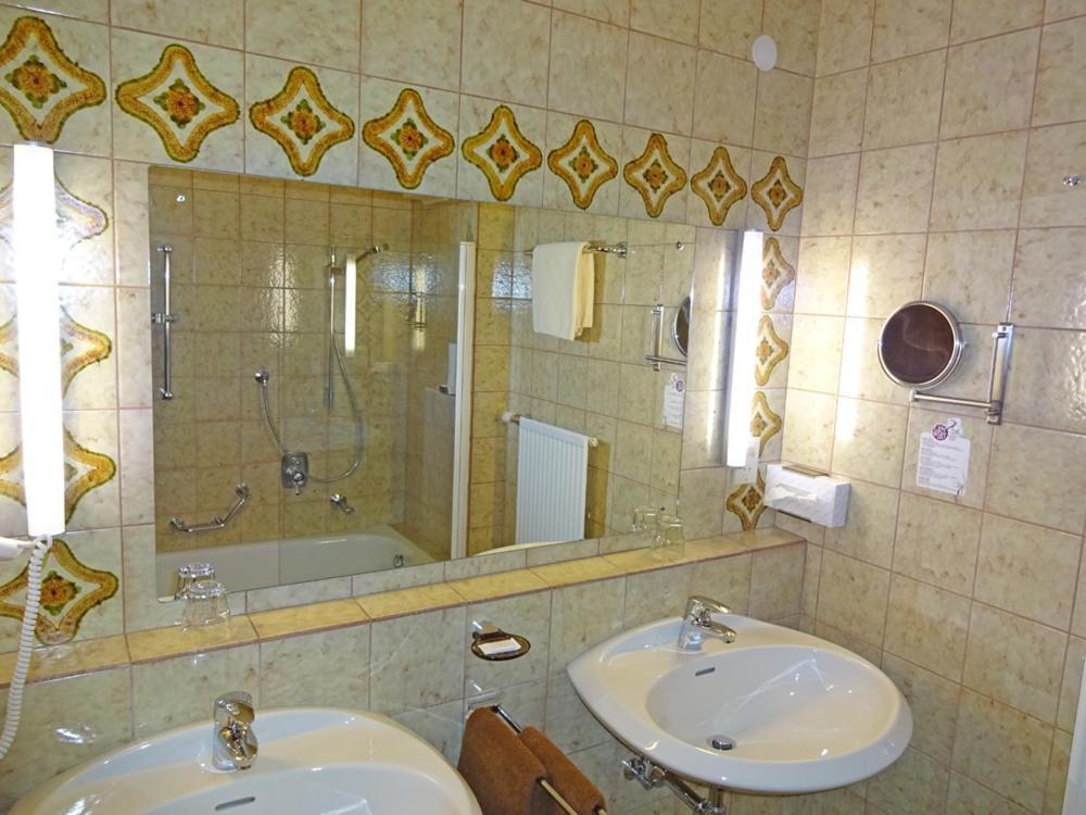 Hotel Schlair เครมสมุนส์เตอร์ ภายนอก รูปภาพ